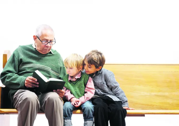 Le fait, même pour des parents croyants, de considérer la foi comme un choix individuel pourrait nuire à la transmission des valeurs. © iStock