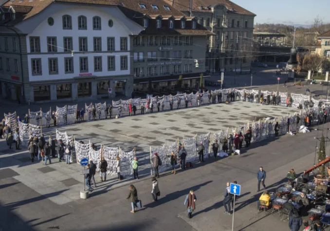 Les manifestants sur la Weisenhausplatz ©UrsulaMarkus