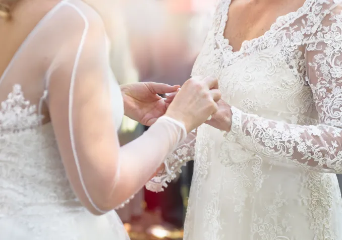 L'Église réformée neuchâteloise se prépare au mariage pour tous. © iStock/GeoffGoldswain