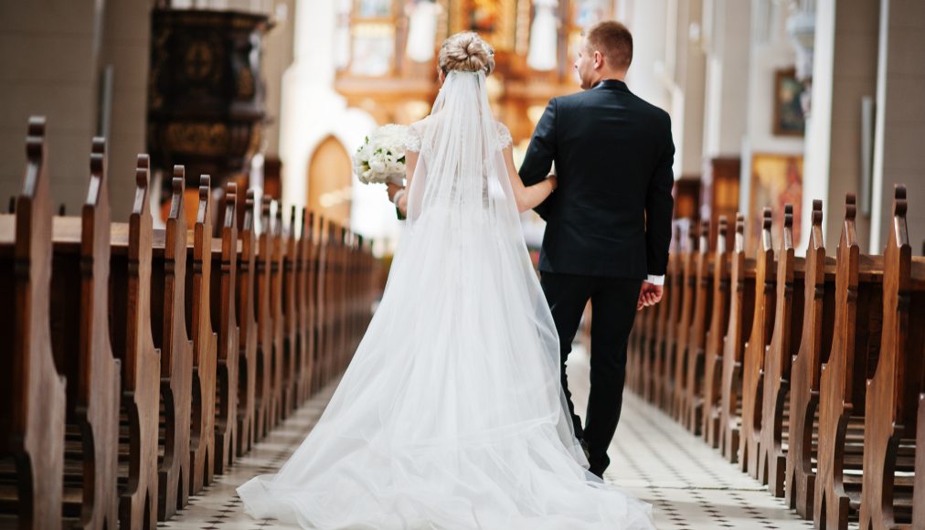 Mariages, baptêmes ou funérailles se passent encore à l&#039;Eglise pour certains / IStock