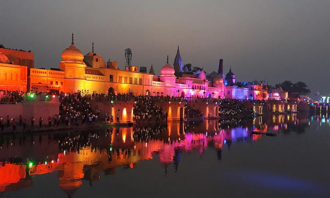 Diwali à Ayodhya ©रूही, CC BY-SA 4.0 Wikimedia Commons