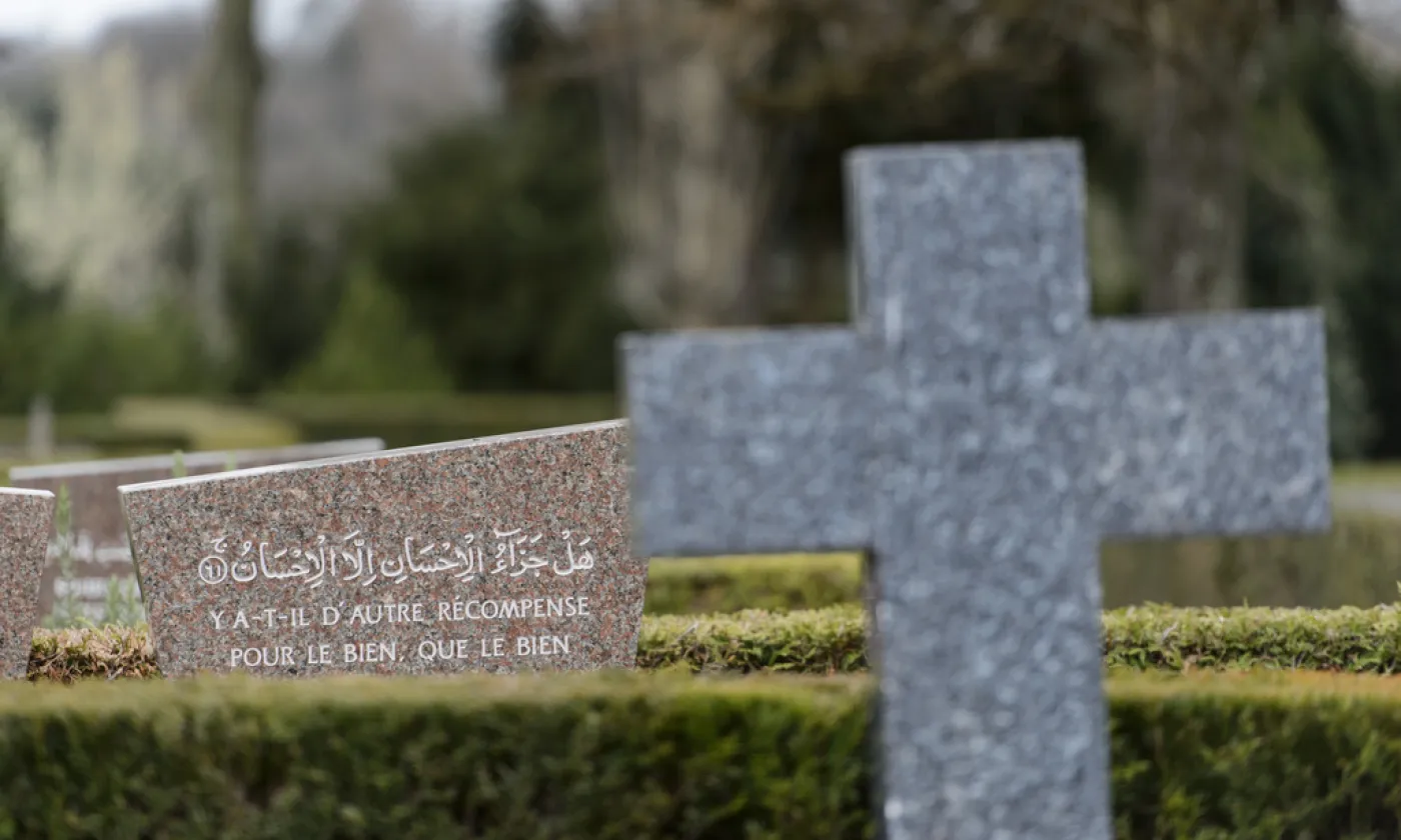Espace confessionnel destiné aux défunts de religion musulmane au cimetière du Bois-de-Vaux © KEYSTONE / Jean-Christophe Bott