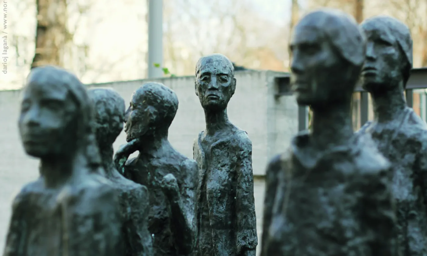"Les victimes juives du fascisme", sculpture de Will Lammert présente au cimetière juif de Berlin © Flickr CC BY-NC-ND 2.0 / Dario-Jacopo Lagana "Les victimes juives du fascisme", sculpture de Will Lammert présente au cimetière juif de Berlin