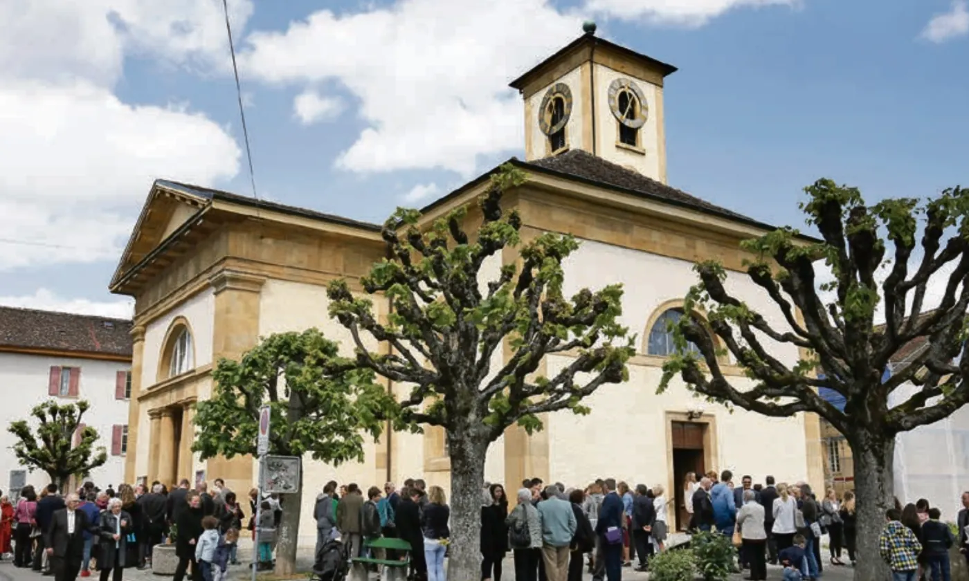 Sortie de culte au temple de Colombier © Pierre Bohrer