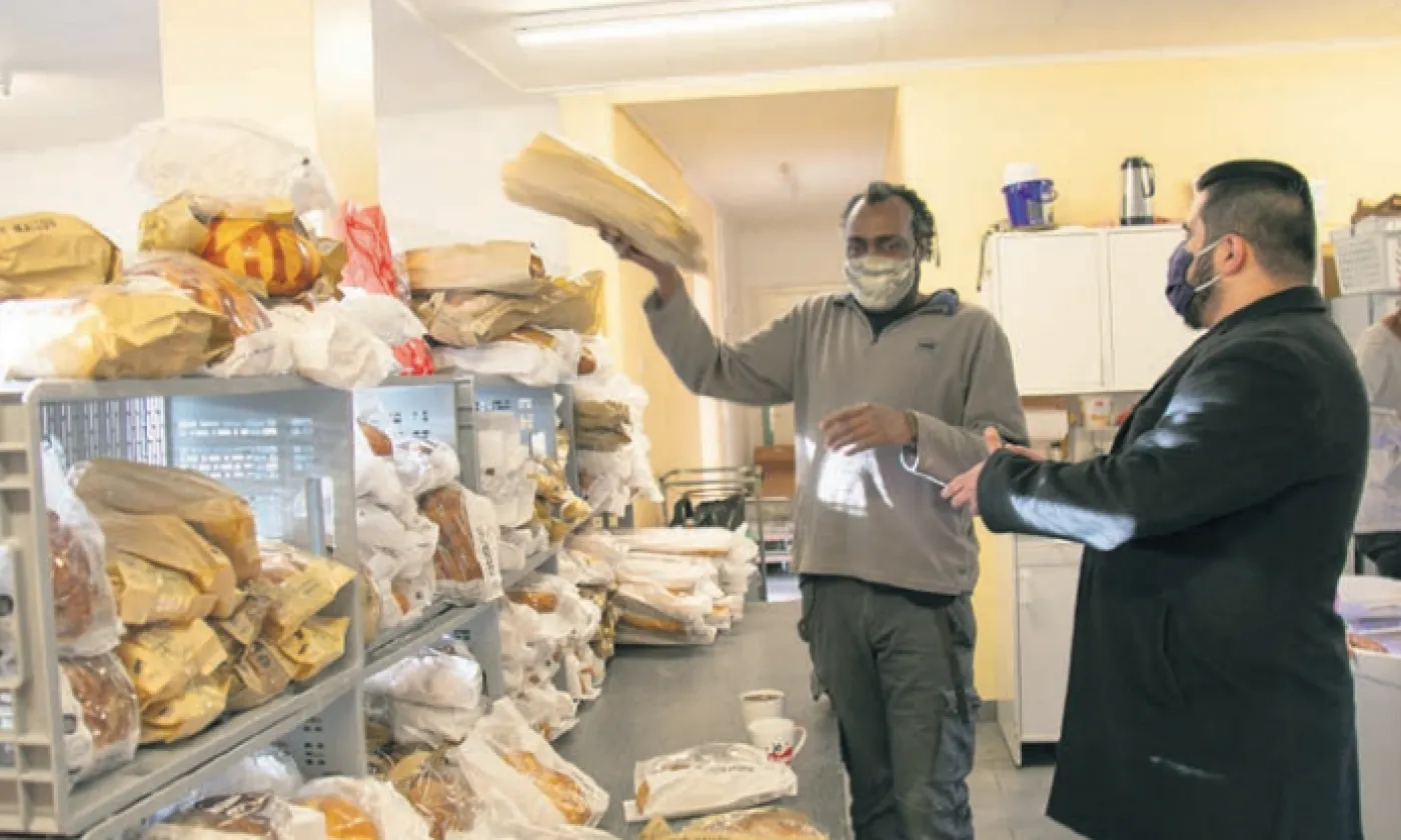 Collectif Partage a soutenu plus de 5000 personnes dans les montagnes neuchâteloises en distribuant des produits alimentaires. © Collectif Partage