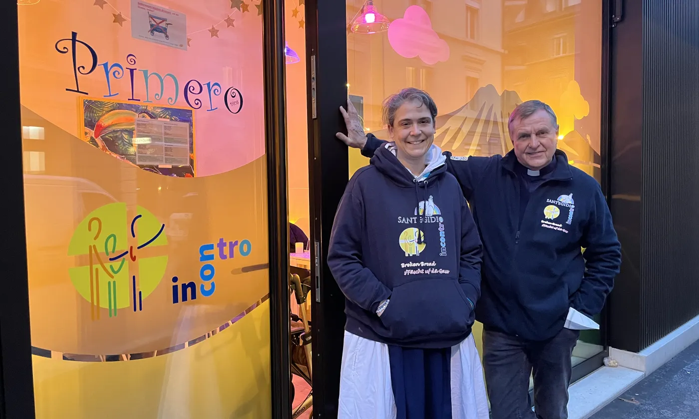 Sœur Ariane et le prêtre Karl Wolf ©Gabrielle Desarzens / RTSreligion