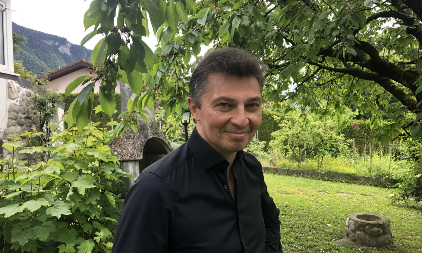 Luc Baghdassarian, chef d’orchestre et petit-fils de déportés arméniens ©Gabrielle Desarzens/RTSreligion