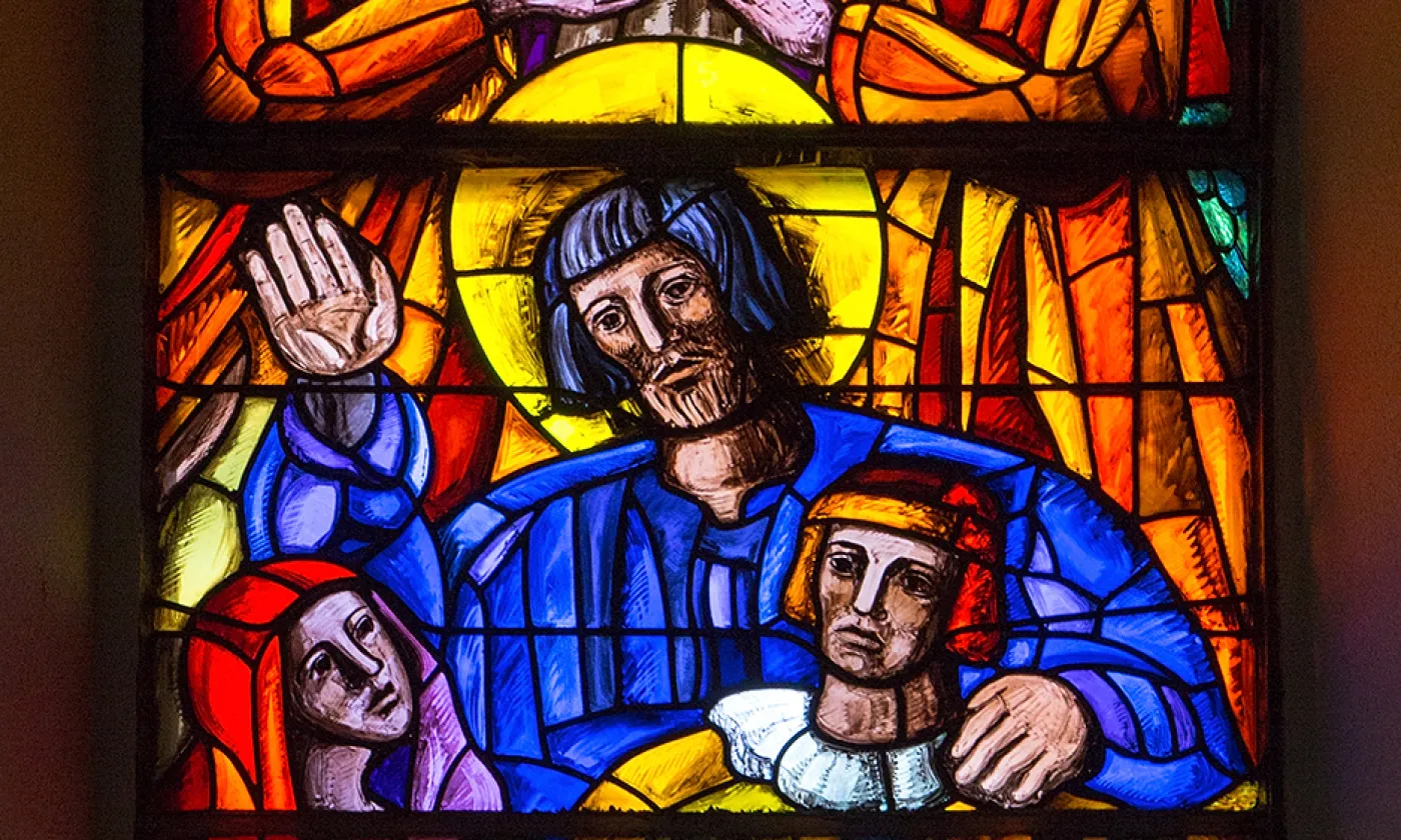 Vitrail de Saint Nicolas de Flue dans l'église St-Etienne à Grandfontaine (JU) ©Wikimedia Commons / Roland Zumbuehl / CC BY-SA 4.0