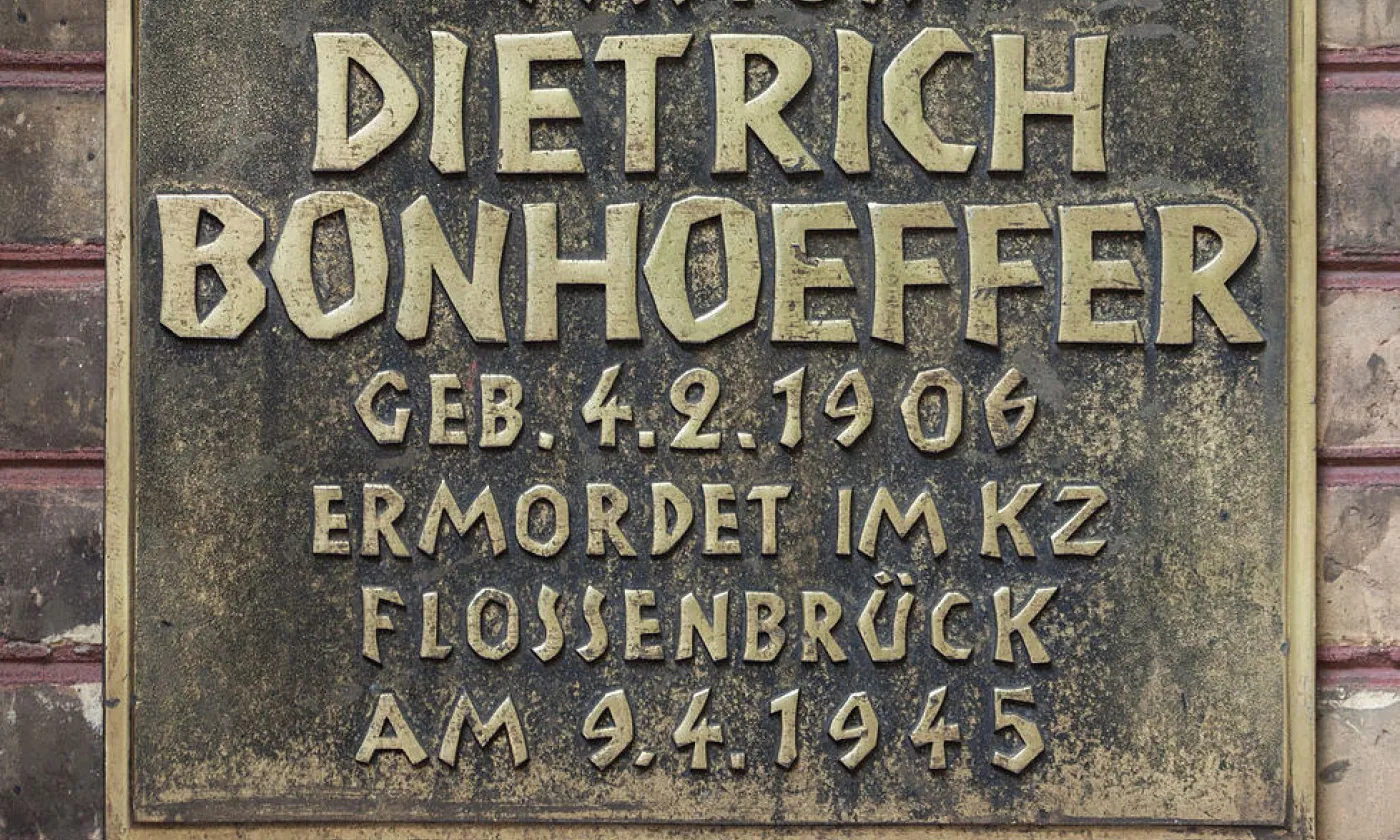 Plaque commémorative pour Dietrich Bonhoeffer ©WIkimedia Commons/Ansgar Koreng/CC0