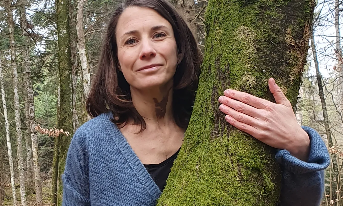Dans le Nord vaudois, Elisabeth Tricot propose des « coachings » pour se relier à la nature et à soi ©DR