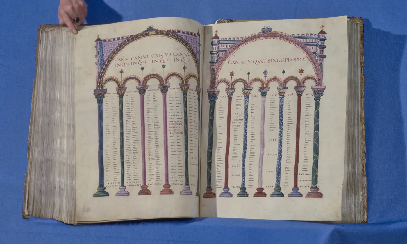 La Bible de Moutier-Grandval  © MJAH