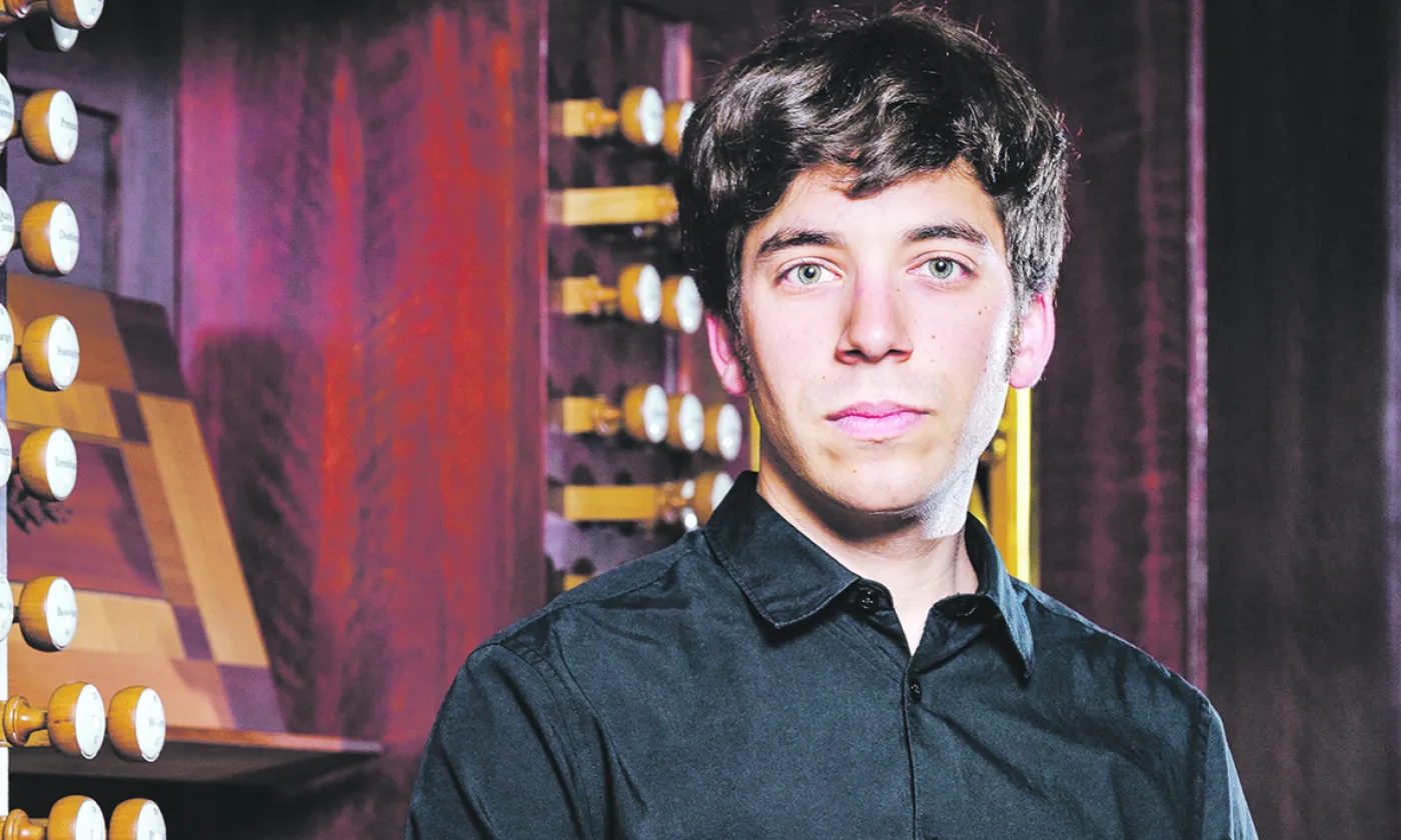 Antonio Garcia, 34 ans, musicien, organiste titulaire de l'Eglise réformée française de Berne. Professeur d'orgue à la Société des organistes protestants du Jura. © Patrice Schreyer, Elue