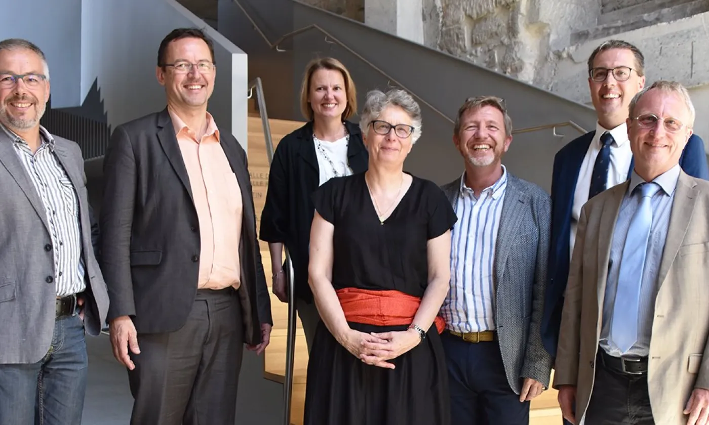 Le nouveau Conseil synodal de l'EERV. De gauche à droite: Perry Fleury, Emmanuel Jeger, Anne Abruzzi, Marie-Claude Ischer, Laurent Zumstein, Vincent Guyaz, Jean-Baptiste Lipp. DR /EERV