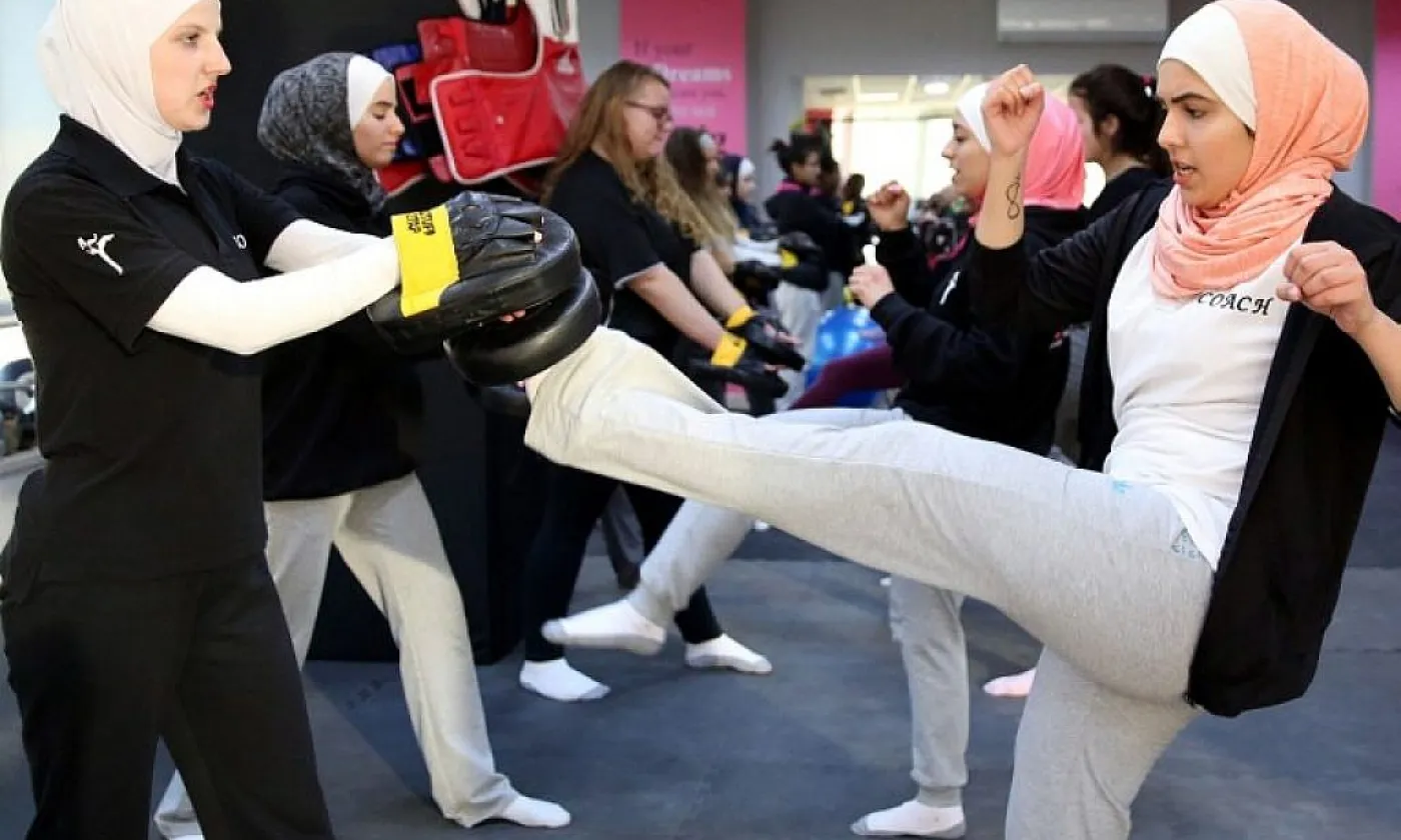 Ateliers de self-defense pour femmes voilées Youtube