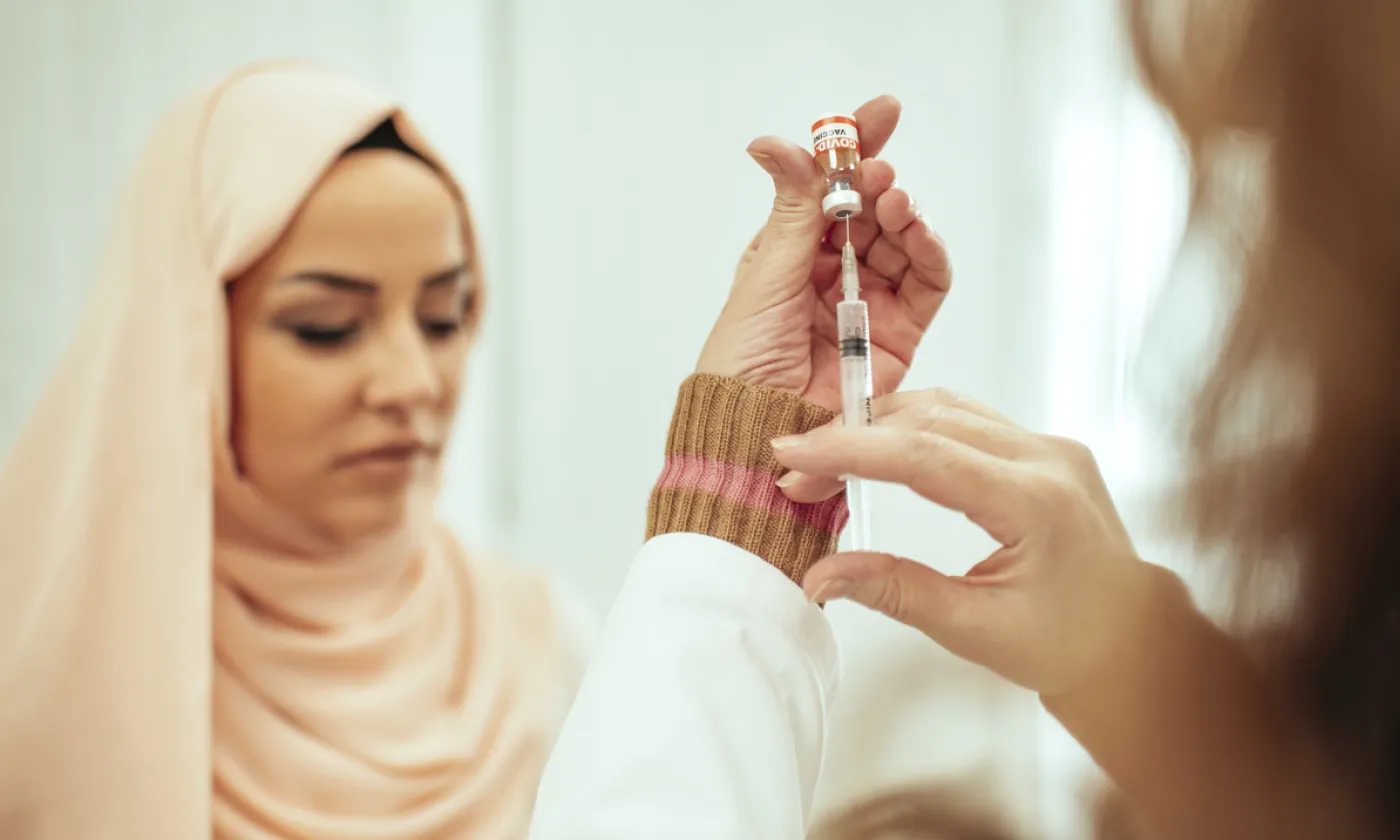 La vaccination est-elle compatible avec le ramadan? ©iStock/Bogdan Kosanovic