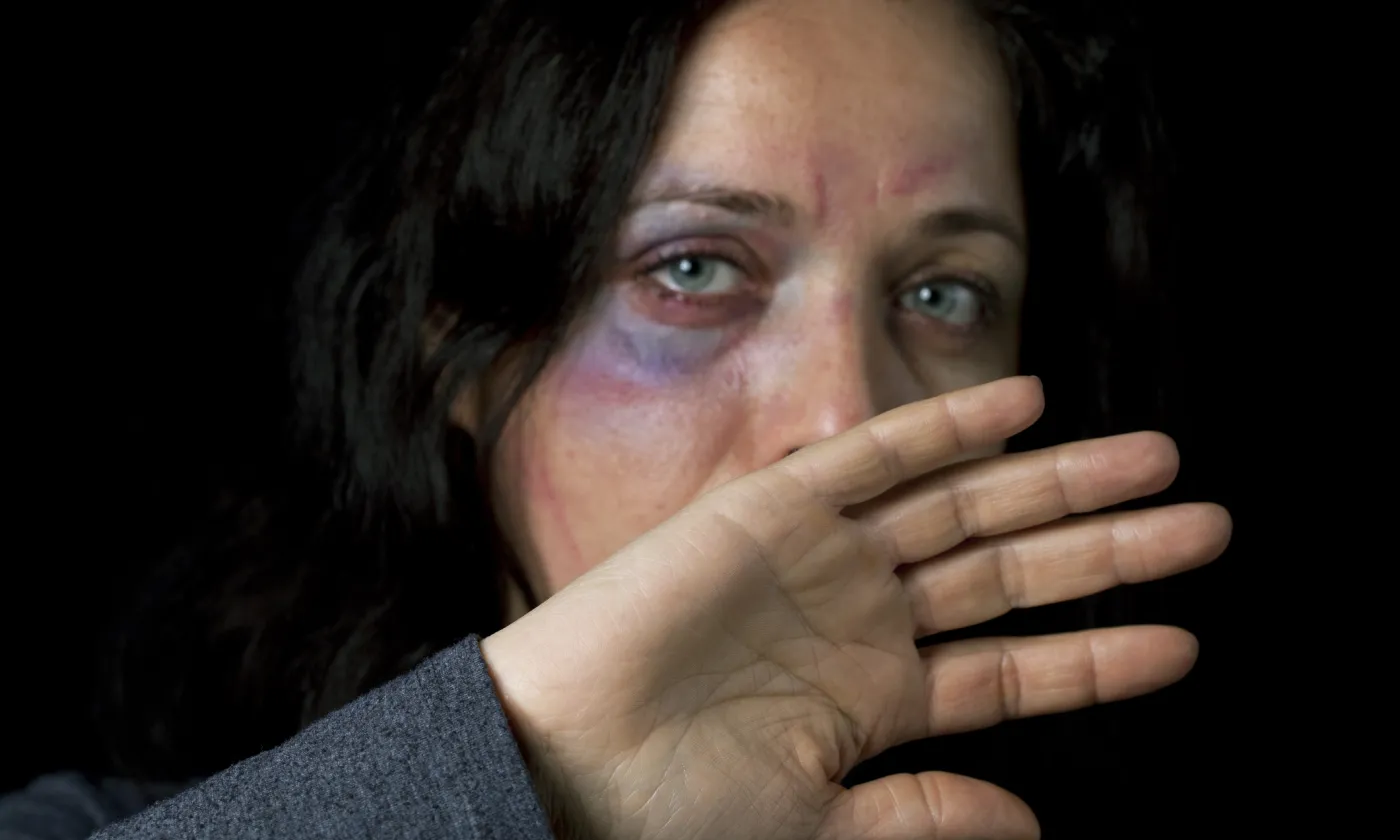 En France, Depuis le début du confinement, les signalements de violences conjugales ont augmenté de 30% . IStock